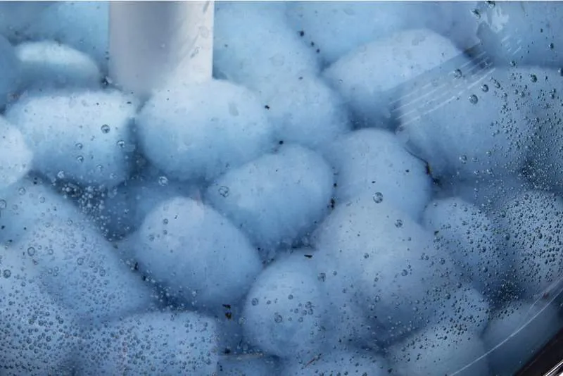 فی بالون استخری